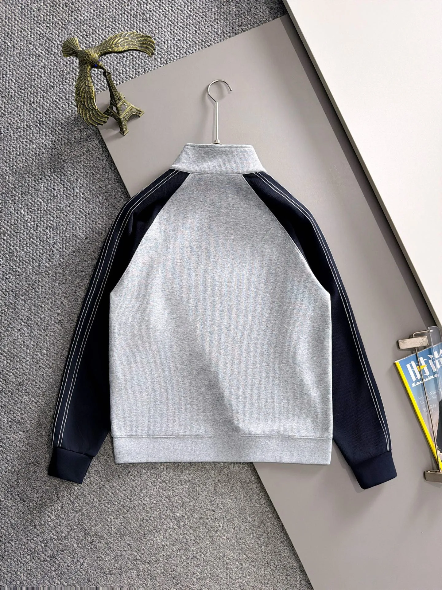 Stone Island Meng Mouth Joint Exclusive Launch of 2026 Autumn and Winter New Arrival Sweatshirt Long Sleeve Men and Women Same Style Many Stars Same Style Craftsmanship That Ordinary Small Workshops Can't Replicate No matter whether it is material or detail restoration or craftsmanship, we are not afraid of any challenges, just to provide you with wonderful products. Compare the top Original versions at will. No expense is spared just to make it better. Unique imported fabric feel. Purely imported German machine production. Precision operation. Thousands of needles density. A full set of New Arrival accessories with three standards can be customized simultaneously. Versatile upper body is fashionable, a perfect choice for autumn and winter, and a must-have item. Sizes table: M-4XL (please state your height and weight when placing an order)